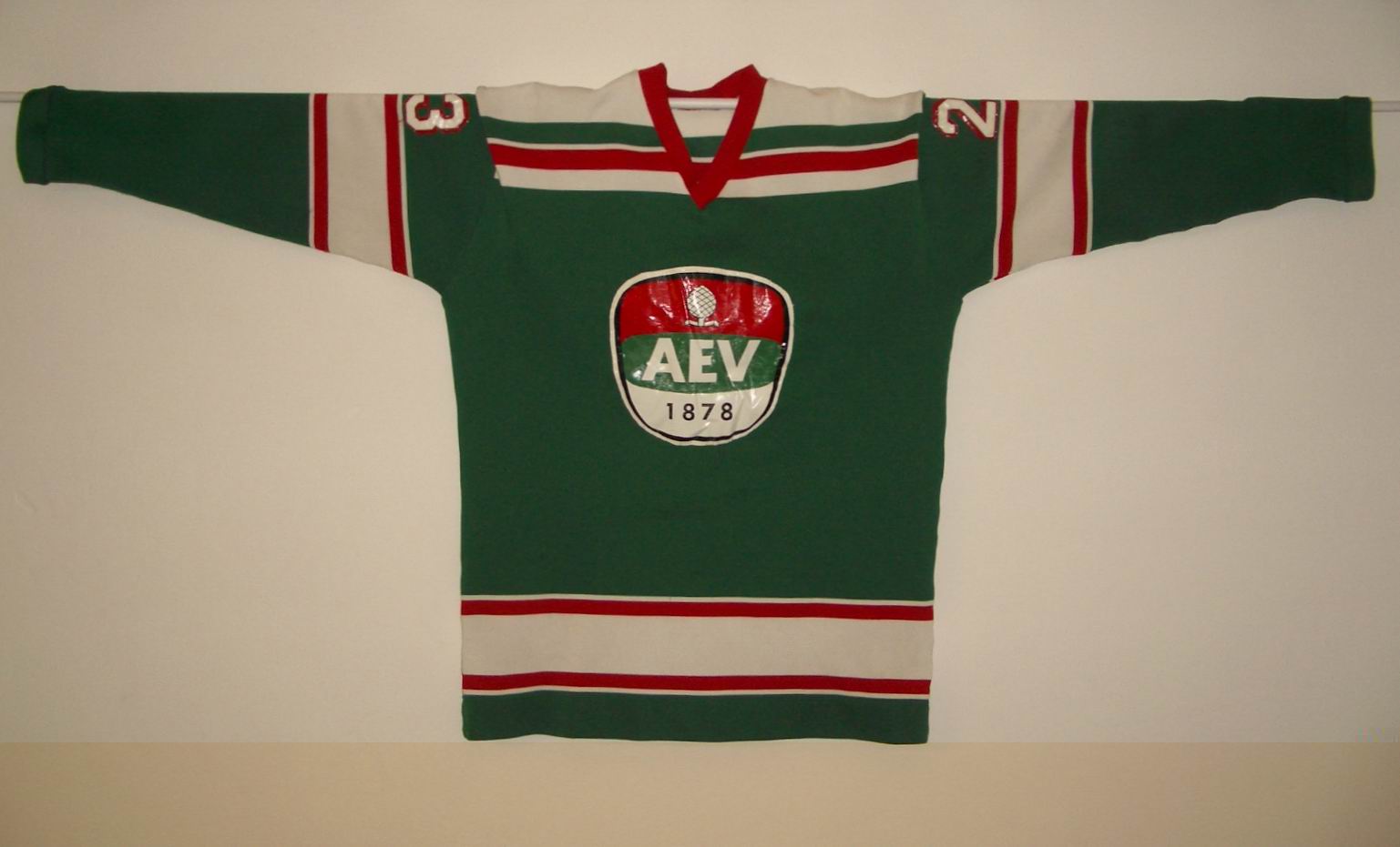 Schoen2 Front.jpg